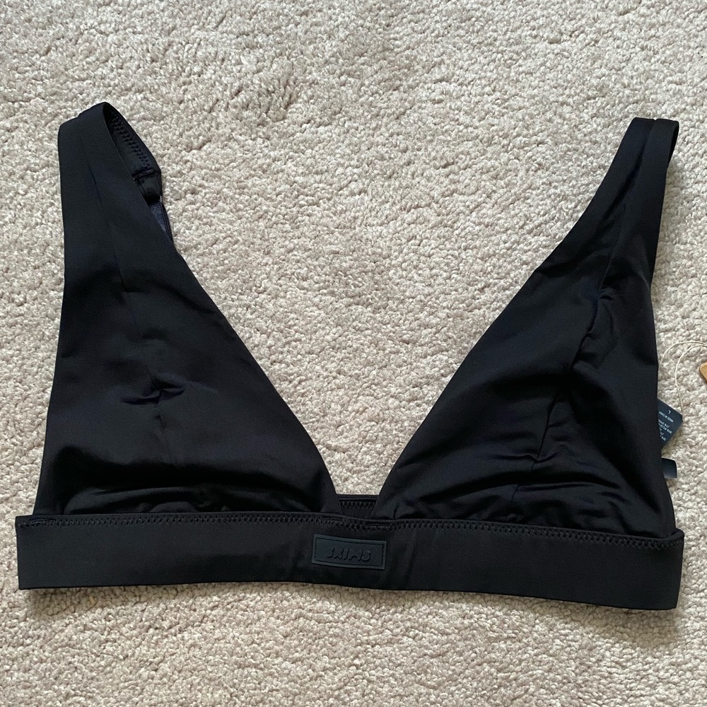SKIMS plunge bikini top NWT